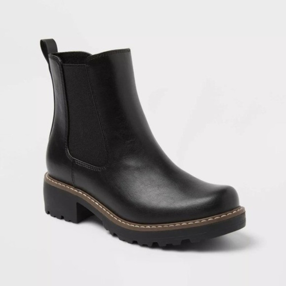 Universal Thread Celina Chelsea Boots Black Size 8.5 New With Tags